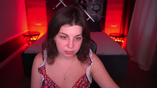 Snapshot of MirandaWong chatting on 10-24-25, 05:17 MirandaWong online show from 10-24-25, 05:17