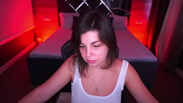 Snapshot of MirandaWong chatting on 09-20-25, 05:45 MirandaWong online show from 09-20-25, 05:45