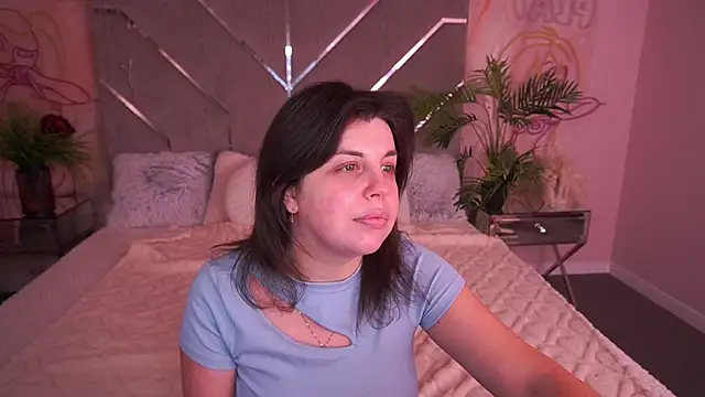 Snapshot of MirandaWong chatting on 02-03-26, 05:49 MirandaWong online show from 02-03-26, 05:49