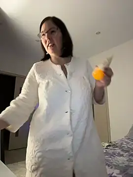 Snapshot of B_Bonya_m chatting on 12-14-25, 04:29 B Bonya m online show from 12-14-25, 04:29