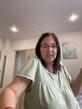 Snapshot of B_Bonya_m chatting on 06-19-26, 04:07 B Bonya m online show from 06-19-26, 04:07