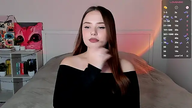 LittleKiitten online show from 10-04-25, 02:18