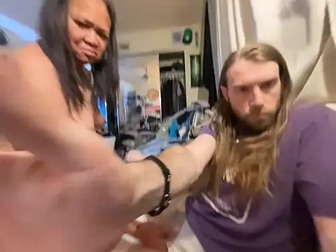 Johndoe2292 online show from 04-05-26, 07:04