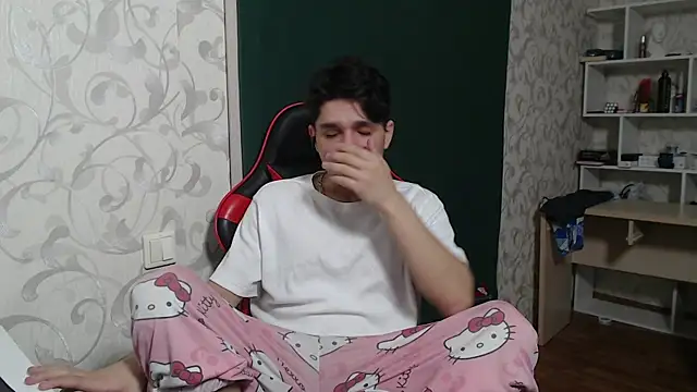 Snapshot of Ricky-boy chatting on 12-11-24, 09:12 Ricky-boy online show from 12-11-24, 09:12