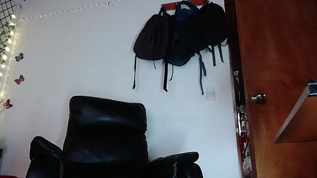 calioppe01 online show from 12-05-25, 01:32