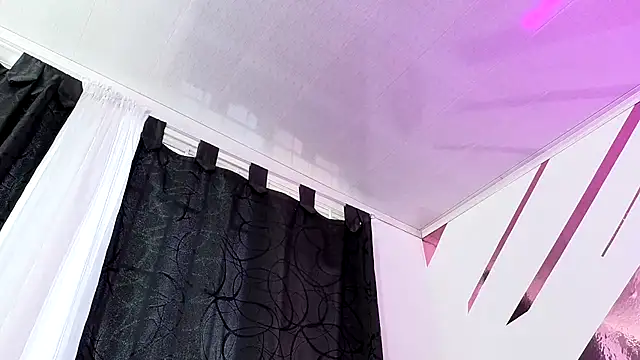 Kitten Hot  online show from 10-30-25, 11:08