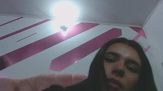 Snapshot of Kitten_Hot_ chatting on 10-23-25, 04:00 Kitten Hot online show from 10-23-25, 04:00