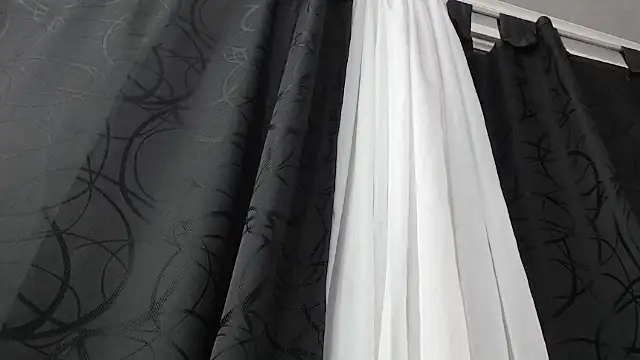 Kitten Hot  online show from 12-19-25, 10:39