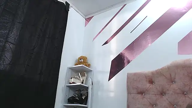Snapshot of Kitten_Hot_ chatting on 09-12-25, 10:09 Kitten Hot online show from 09-12-25, 10:09
