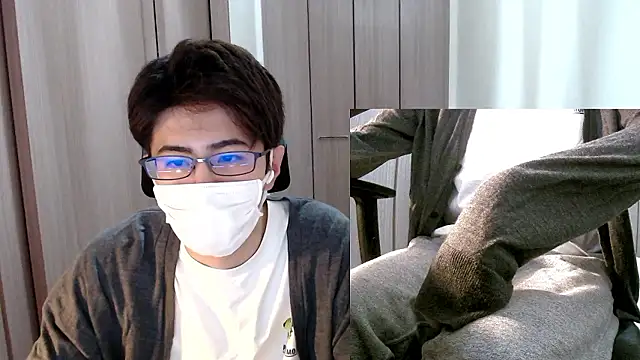 Snapshot of ryota_kkk chatting on 10-22-25, 09:35 ryota kkk online show from 10-22-25, 09:35