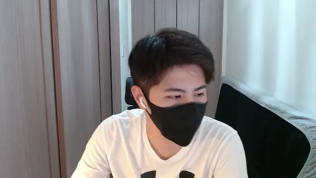 Snapshot of ryota_kkk chatting on 01-09-25, 11:14 ryota kkk online show from 01-09-25, 11:14