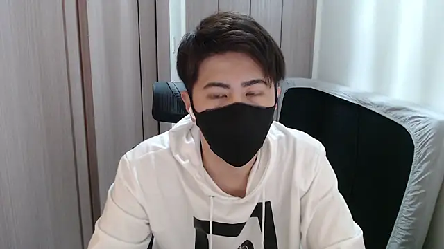 Snapshot of ryota_kkk chatting on 01-08-25, 10:48 ryota kkk online show from 01-08-25, 10:48