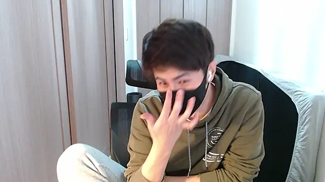 Snapshot of ryota_kkk chatting on 01-15-25, 12:04 ryota kkk online show from 01-15-25, 12:04