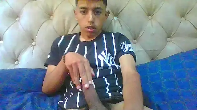 danuel23 online show from 10-04-25, 07:48