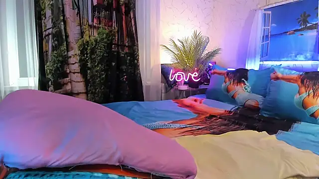 Evie Hill online show from 04-15-26, 08:31