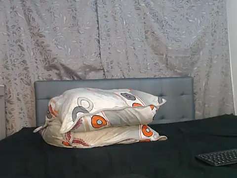 Soe Lara online show from 05-04-26, 01:47