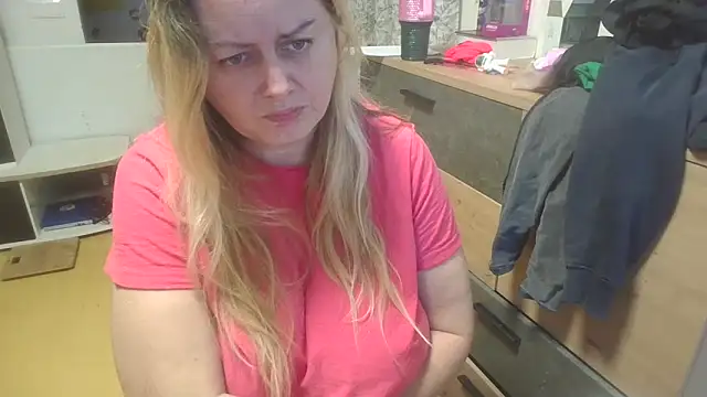 Snapshot of Meliss_Official9 chatting on 02-23-26, 10:21 Meliss Official9 online show from 02-23-26, 10:21