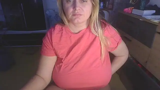 Snapshot of Meliss_Official9 chatting on 02-12-26, 10:31 Meliss Official9 online show from 02-12-26, 10:31