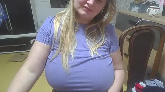 Snapshot of Meliss_Official9 chatting on 02-10-26, 12:20 Meliss Official9 online show from 02-10-26, 12:20