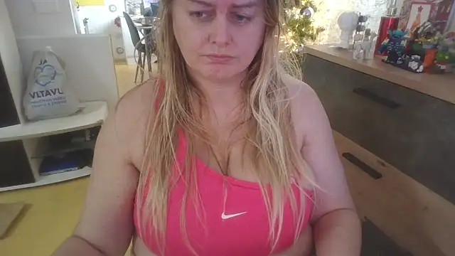 Snapshot of Meliss_Official9 chatting on 01-17-26, 10:52 Meliss Official9 online show from 01-17-26, 10:52