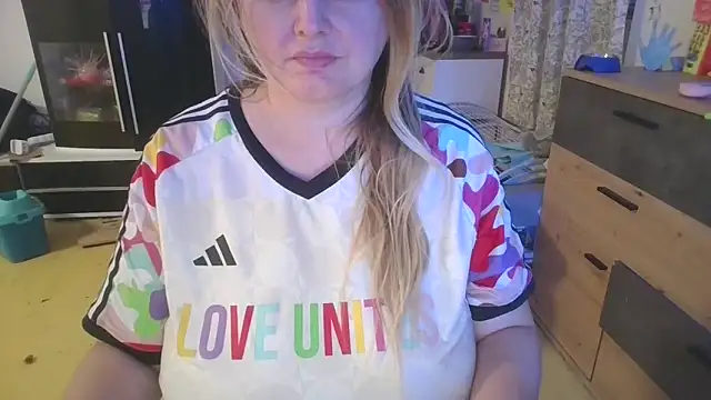 Snapshot of Meliss_Official9 chatting on 03-30-26, 05:47 Meliss Official9 online show from 03-30-26, 05:47