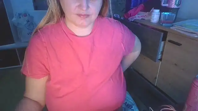 Snapshot of Meliss_Official9 chatting on 02-13-26, 10:43 Meliss Official9 online show from 02-13-26, 10:43