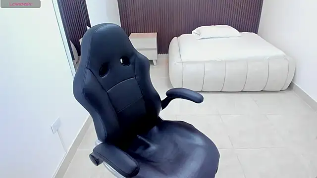 MAGNOLEROY online show from 03-20-26, 01:45