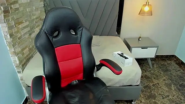 MAGNOLEROY online show from 10-17-25, 01:57