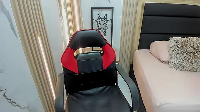 MAGNOLEROY online show from 04-08-26, 12:50