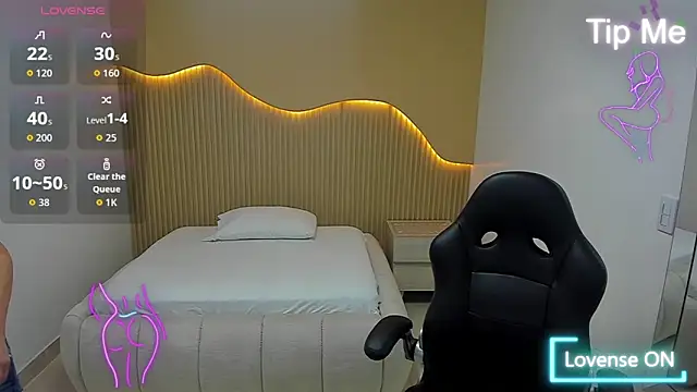 MAGNOLEROY online show from 04-11-26, 01:37