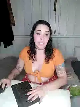 Snapshot of Rosaselvagem chatting on 01-08-25, 11:09 Rosaselvagem online show from 01-08-25, 11:09