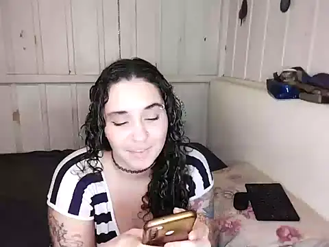 Snapshot of Rosaselvagem chatting on 01-16-25, 12:12 Rosaselvagem online show from 01-16-25, 12:12