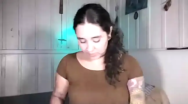 Snapshot of Rosaselvagem chatting on 12-19-24, 08:34 Rosaselvagem online show from 12-19-24, 08:34