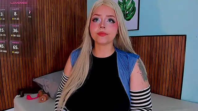 curvy rousi online show from 10-31-25, 12:02