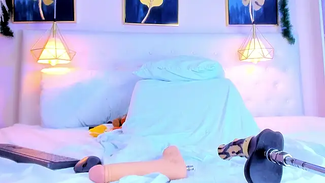 Snapshot of mirandha_ chatting on 12-15-24, 04:37 mirandha  online show from 12-15-24, 04:37