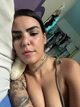 Snapshot of MARYADSUARD chatting on 10-18-25, 04:31 MARYADSUARD online show from 10-18-25, 04:31