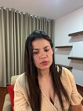 Snapshot of Alice_Biel chatting on 03-20-25, 10:40 Alice Biel online show from 03-20-25, 10:40