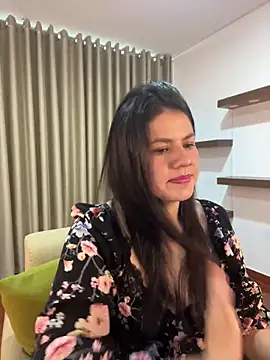 Snapshot of Alice_Biel chatting on 02-21-25, 10:26 Alice Biel online show from 02-21-25, 10:26