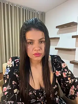 Snapshot of Alice_Biel chatting on 02-07-25, 10:19 Alice Biel online show from 02-07-25, 10:19