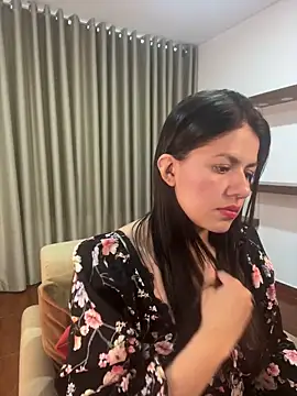 Snapshot of Alice_Biel chatting on 03-13-25, 10:32 Alice Biel online show from 03-13-25, 10:32