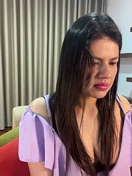 Snapshot of Alice_Biel chatting on 02-18-25, 12:59 Alice Biel online show from 02-18-25, 12:59