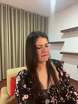 Snapshot of Alice_Biel chatting on 03-20-25, 01:13 Alice Biel online show from 03-20-25, 01:13