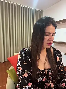 Snapshot of Alice_Biel chatting on 02-28-25, 10:28 Alice Biel online show from 02-28-25, 10:28