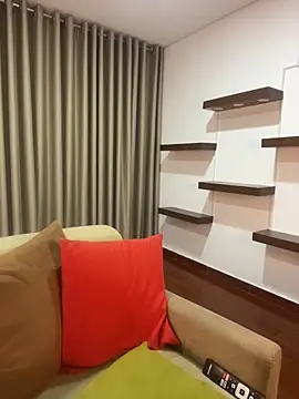 Snapshot of Alice_Biel chatting on 02-14-25, 01:02 Alice Biel online show from 02-14-25, 01:02