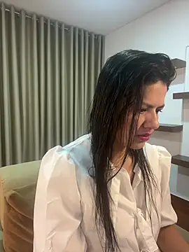 Snapshot of Alice_Biel chatting on 03-12-25, 11:10 Alice Biel online show from 03-12-25, 11:10