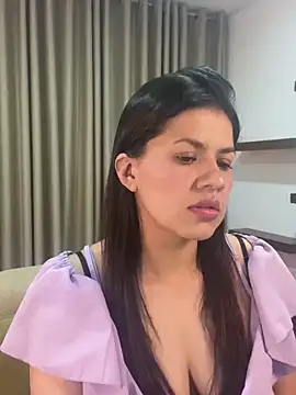 Snapshot of Alice_Biel chatting on 03-22-25, 01:54 Alice Biel online show from 03-22-25, 01:54