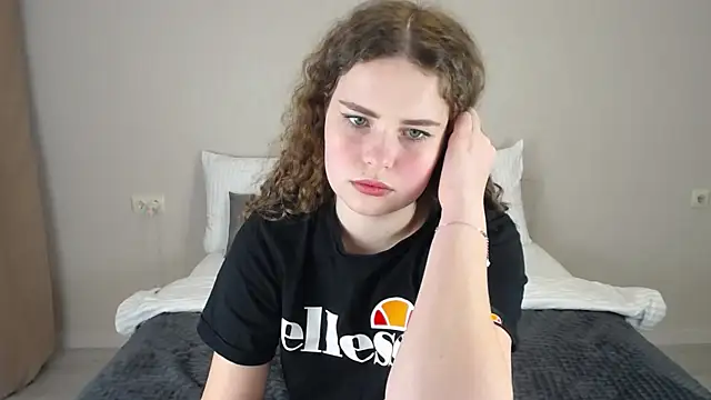 Snapshot of AlenaDast chatting on 02-11-25, 02:57 AlenaDast online show from 02-11-25, 02:57