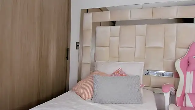 isabella gomez11 online show from 01-23-25, 06:35