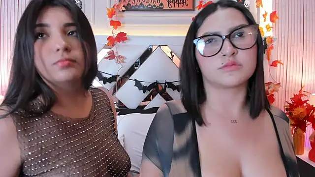 madeleine2112 online show from 10-23-25, 04:33