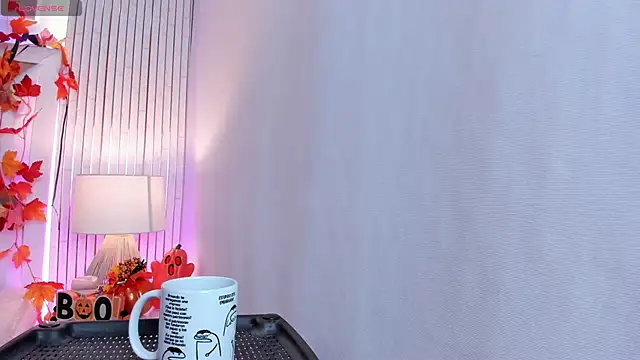 madeleine2112 online show from 10-30-25, 06:44